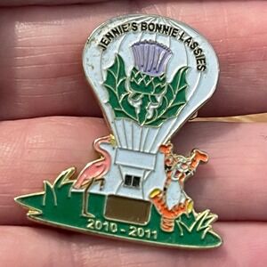 00138 - Jennie's Bonnie‎ Lassies 2010-2011 Flamingo Tigger Enamel Pin